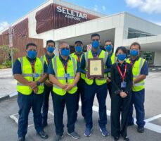 Read more about the article Universal Aviation Singapore earns IS-BAH Stage 3 Accreditation