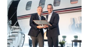 Read more about the article Bombardier Celebrates First Delivery of the Global 8000 Aircraft to Esteemed Customer NetJets
