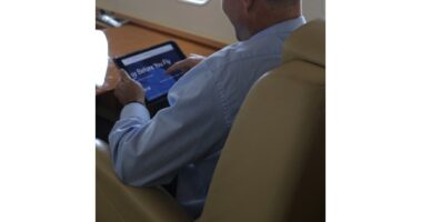 Read more about the article Duncan Aviation Installs Starlink Systemsin Falcon 7X Aircraft at its Three MRO Facilities