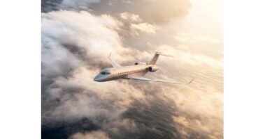 Read more about the article Bombardier Celebrates Valued Customer Vista’s First Global 8000 Aircraft